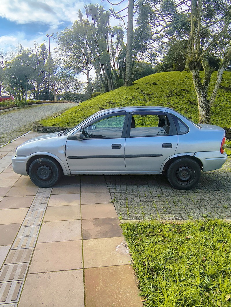CLASSIC 1.0 MPFI 8V GASOLINA 4P MANUAL - 2010 - FARROUPILHA
