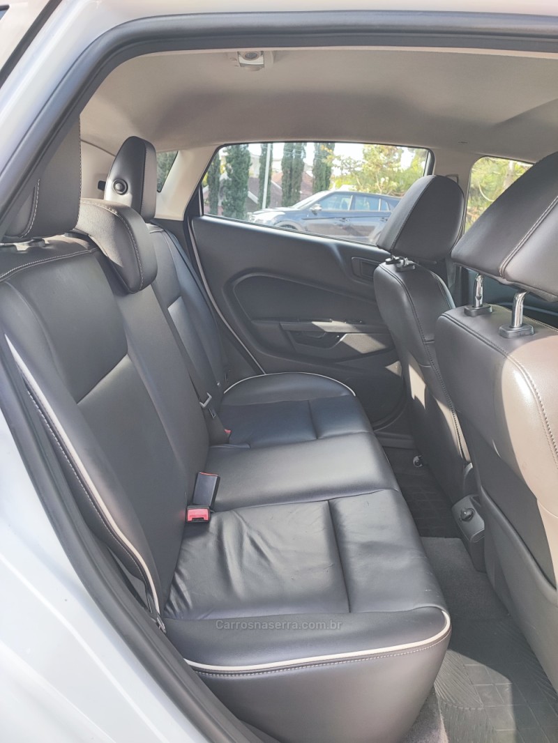FIESTA 1.6 SE HATCH PLUS 16V FLEX 4P MANUAL - 2013 - FARROUPILHA