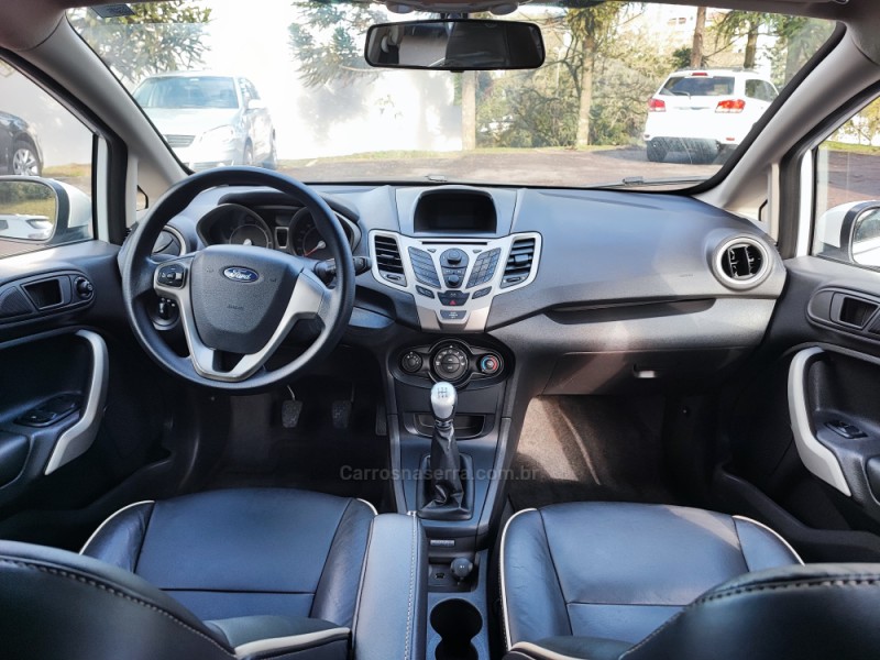 FIESTA 1.6 SE HATCH PLUS 16V FLEX 4P MANUAL - 2013 - FARROUPILHA