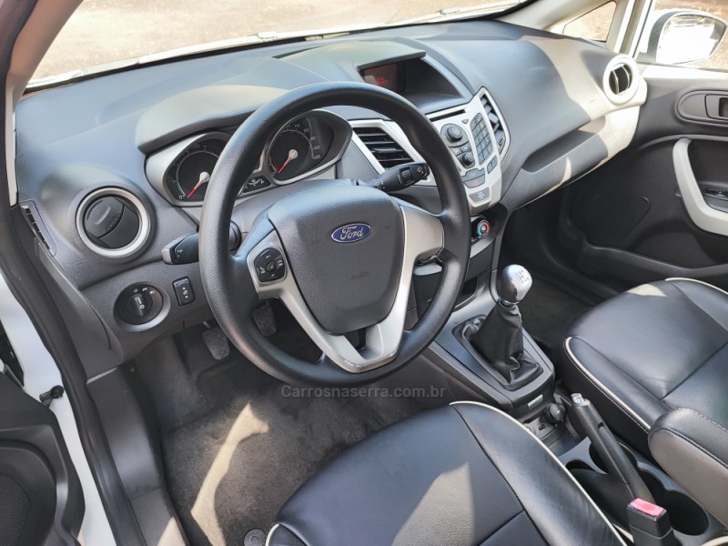 FIESTA 1.6 SE HATCH PLUS 16V FLEX 4P MANUAL - 2013 - FARROUPILHA