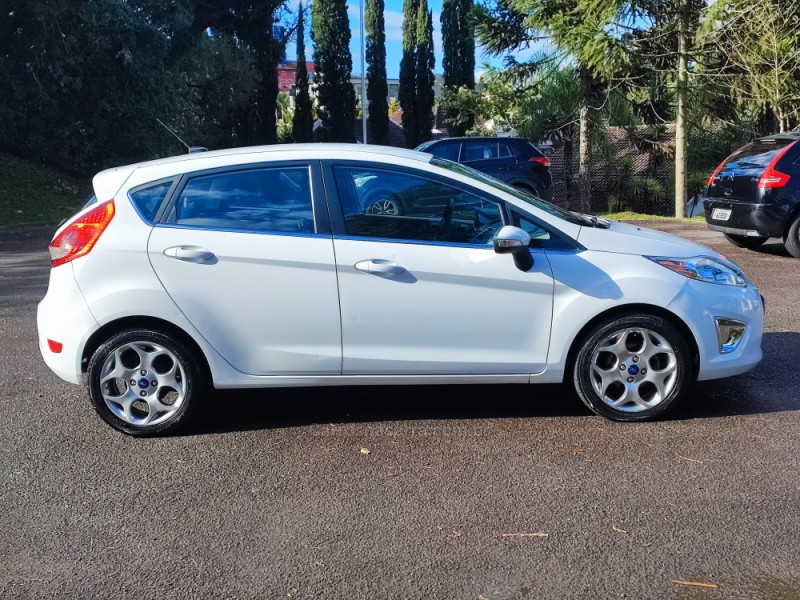 FIESTA 1.6 SE HATCH PLUS 16V FLEX 4P MANUAL - 2013 - FARROUPILHA