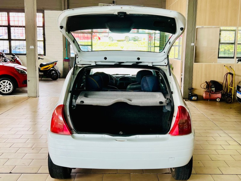 CLIO 1.0 RN 16V GASOLINA 4P MANUAL - 2002 - CAXIAS DO SUL