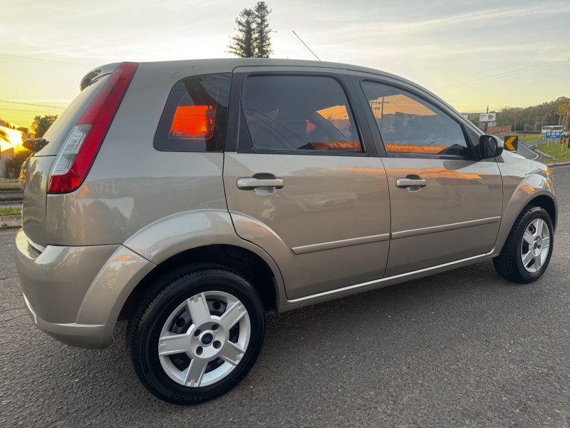 FIESTA 1.0 MPI CLASS 8V FLEX 4P MANUAL - 2010 - DOIS IRMãOS