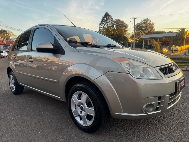 FIESTA 1.0 MPI CLASS 8V FLEX 4P MANUAL - 2010 - DOIS IRMãOS