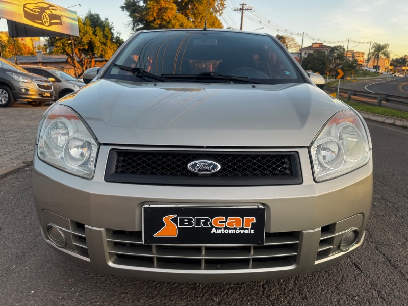FIESTA 1.0 MPI CLASS 8V FLEX 4P MANUAL - 2010 - DOIS IRMãOS