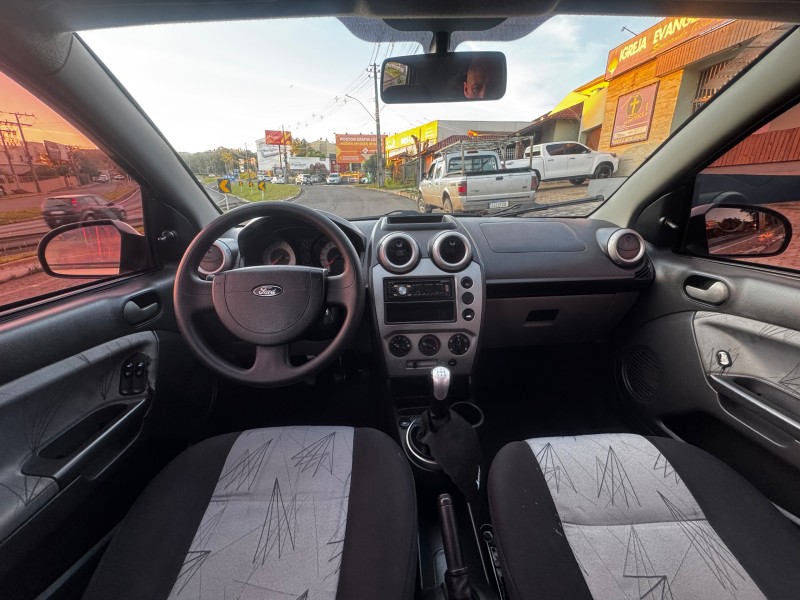 FIESTA 1.0 MPI CLASS 8V FLEX 4P MANUAL - 2010 - DOIS IRMãOS