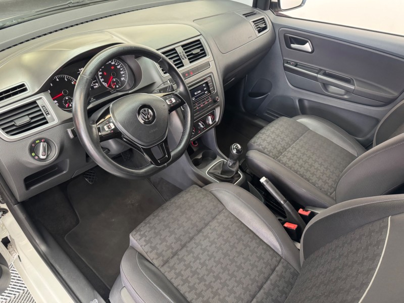 FOX 1.0 MPI COMFORTLINE 12V FLEX 4P MANUAL - 2016 - CAXIAS DO SUL