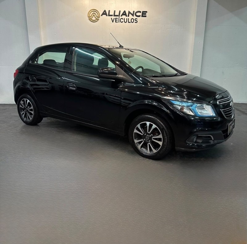 ONIX 1.4 MPFI LTZ 8V FLEX 4P MANUAL - 2013 - CAXIAS DO SUL