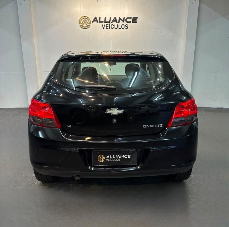 ONIX 1.4 MPFI LTZ 8V FLEX 4P MANUAL - 2013 - CAXIAS DO SUL
