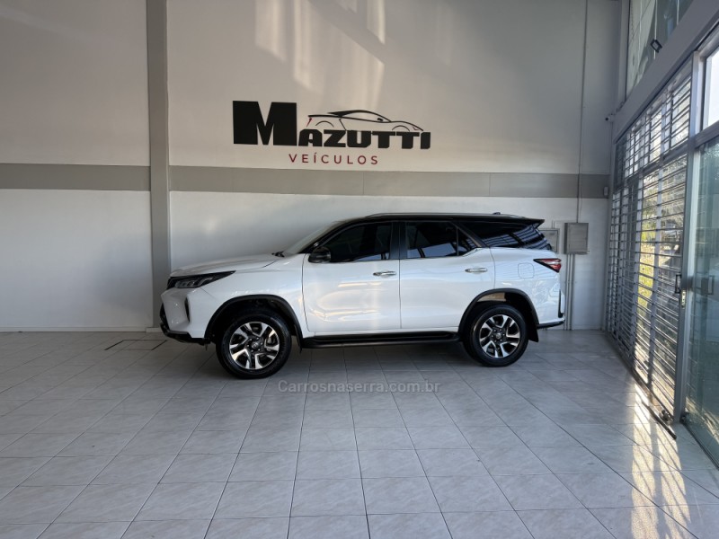 HILUX SW4 2.8 4X4 SRX PLATINUM TURBO DIESEL 4P AUTOMÁTICO - 2024 - BENTO GONçALVES