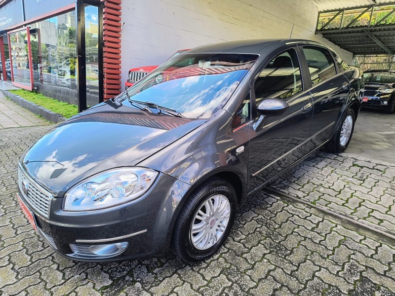 LINEA 1.8 ESSENCE 16V FLEX 4P AUTOMATIZADO - 2012 - CAXIAS DO SUL