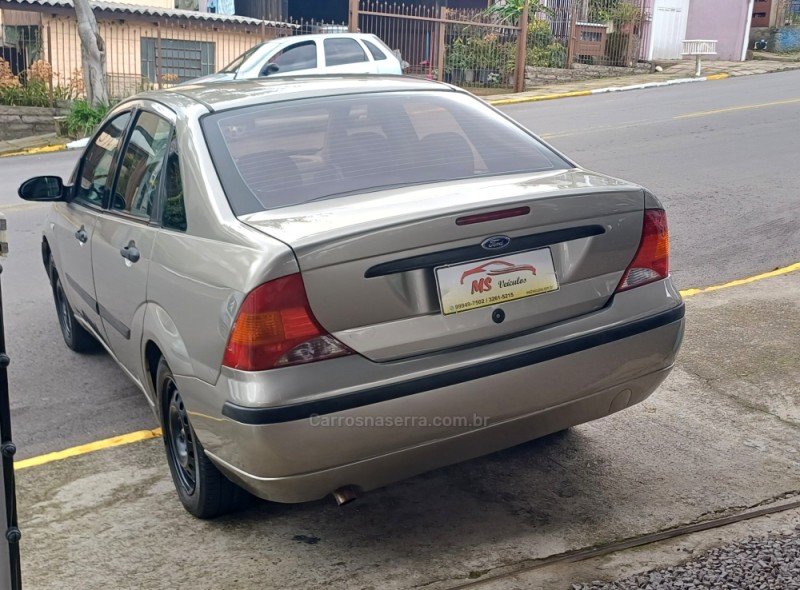 FOCUS 1.6 GL SEDAN 8V FLEX 4P MANUAL - 2008 - FARROUPILHA