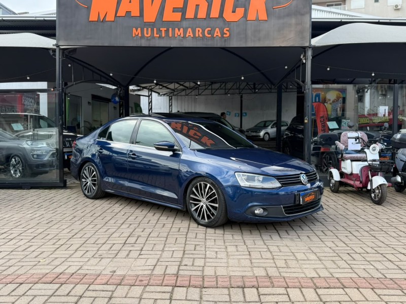JETTA 2.0 TSI HIGHLINE 200CV GASOLINA 4P TIPTRONIC - 2014 - LAGOA VERMELHA