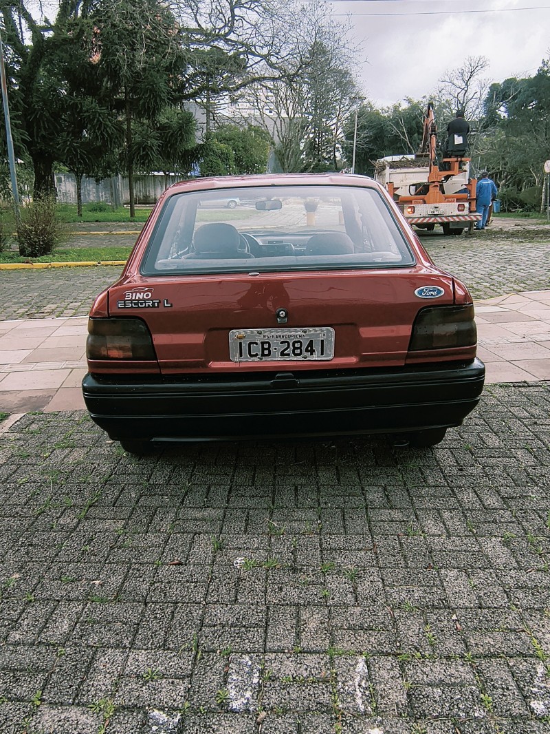 ESCORT 1.6 GL 8V GASOLINA 2P MANUAL - 1993 - FARROUPILHA