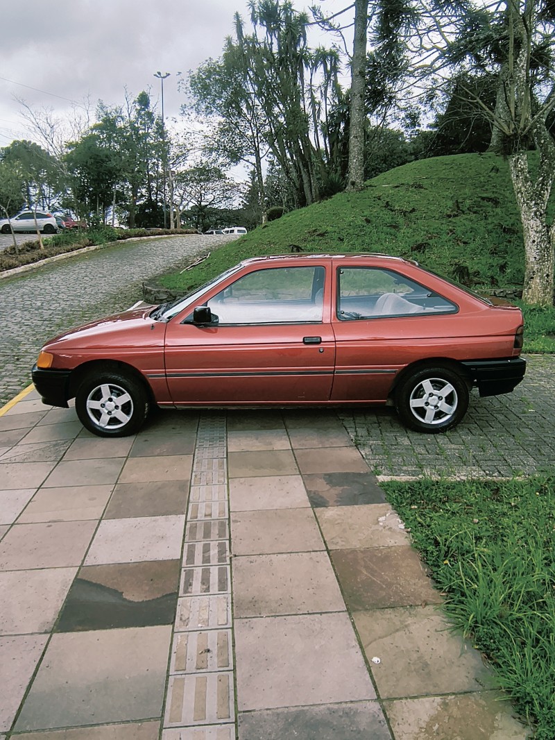 ESCORT 1.6 GL 8V GASOLINA 2P MANUAL - 1993 - FARROUPILHA