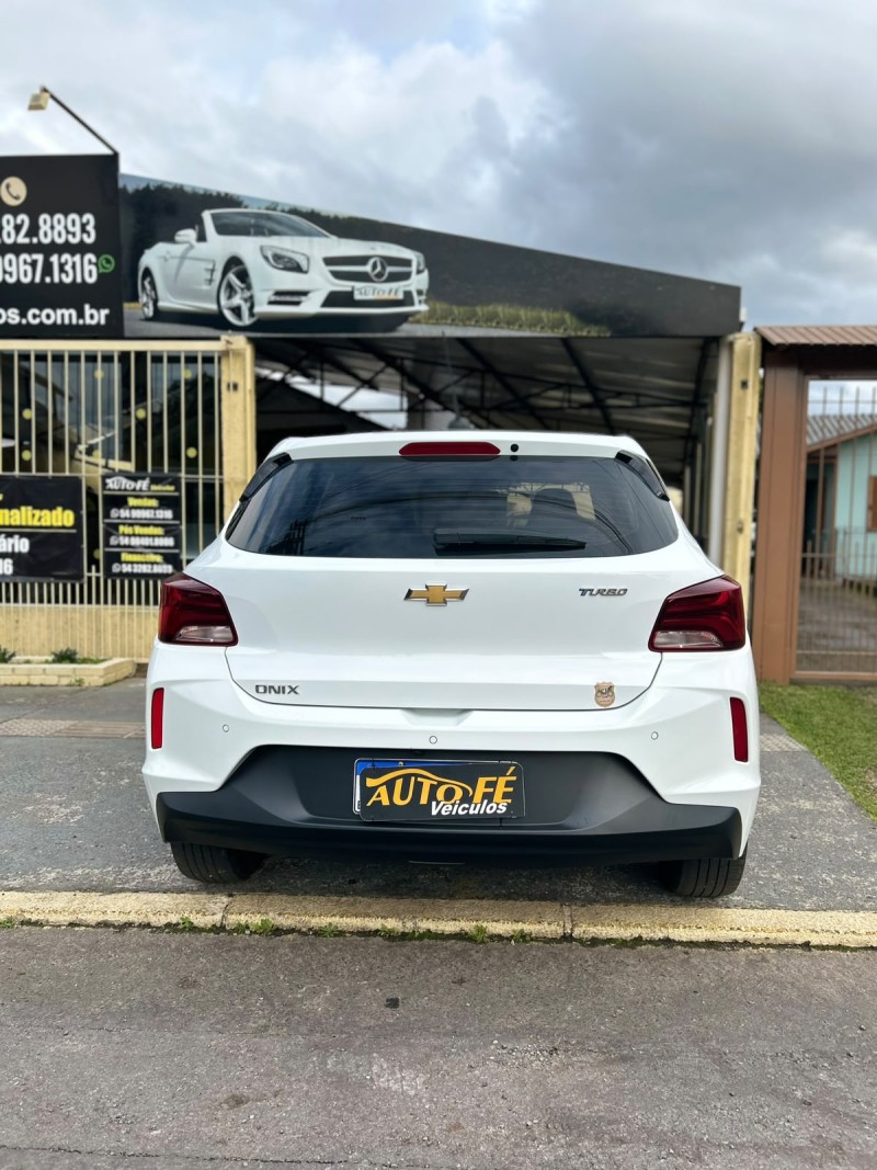 ONIX 1.0 LTZ 12V TURBO FLEX 4P MANUAL - 2023 - CANELA