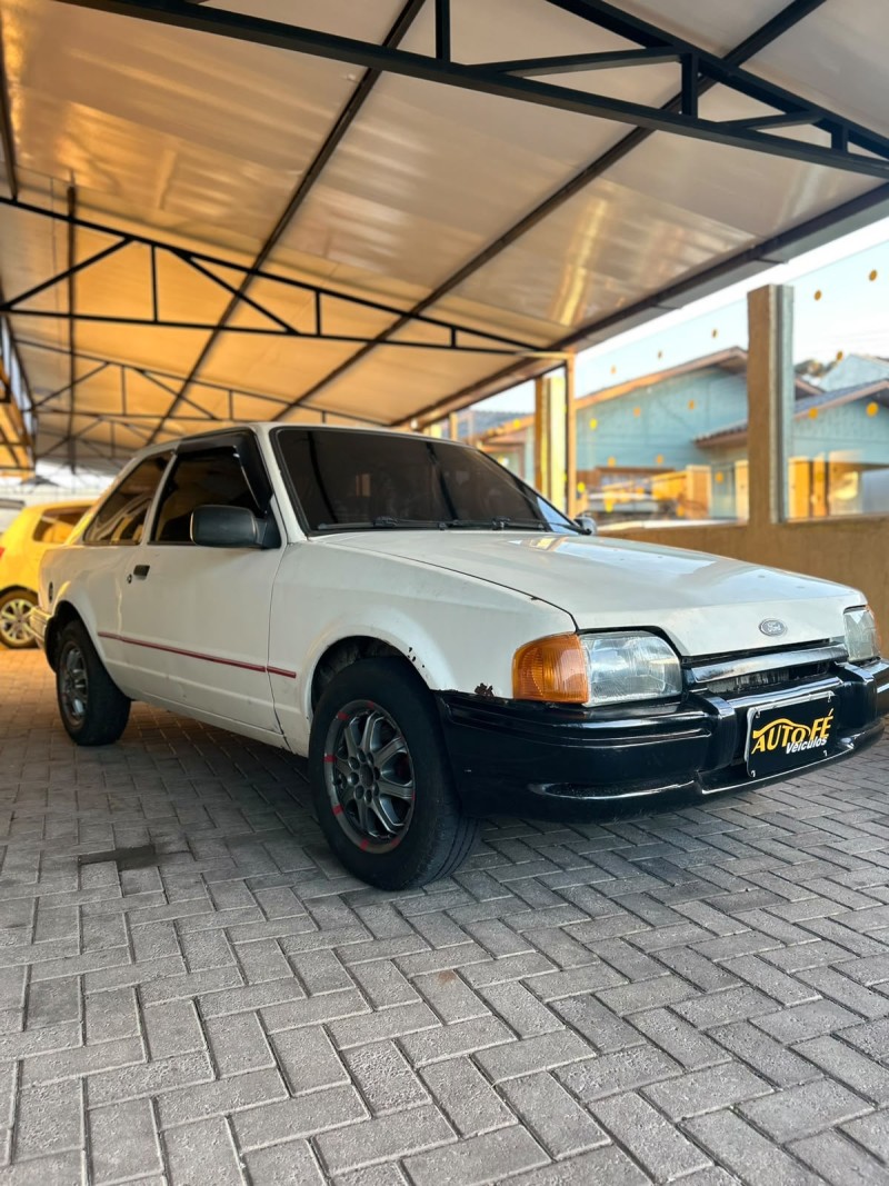 escort 1.0 hobby 8v gasolina 2p manual 1994 canela