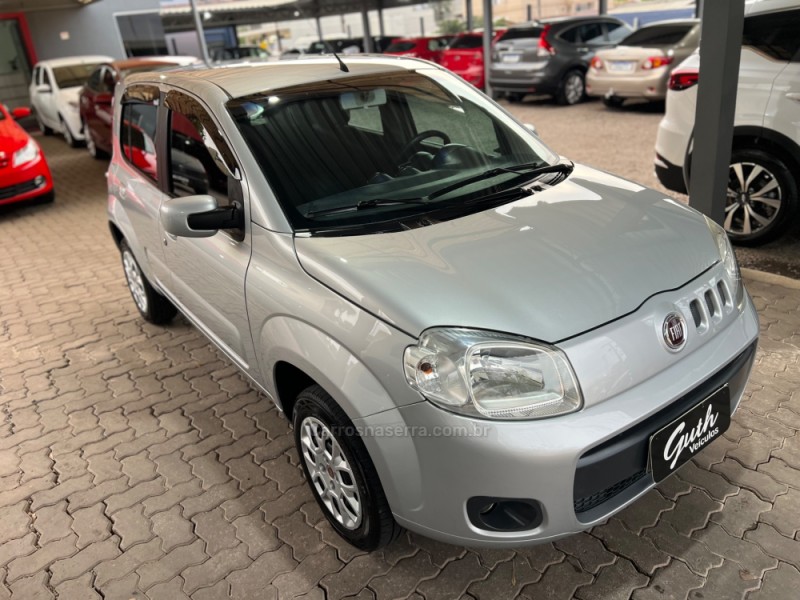 UNO 1.0 EVO VIVACE 8V FLEX 4P MANUAL - 2013 - BOM PRINCíPIO