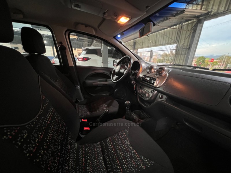 UNO 1.0 EVO VIVACE 8V FLEX 4P MANUAL - 2013 - BOM PRINCíPIO
