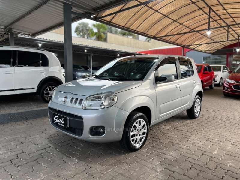 UNO 1.0 EVO VIVACE 8V FLEX 4P MANUAL