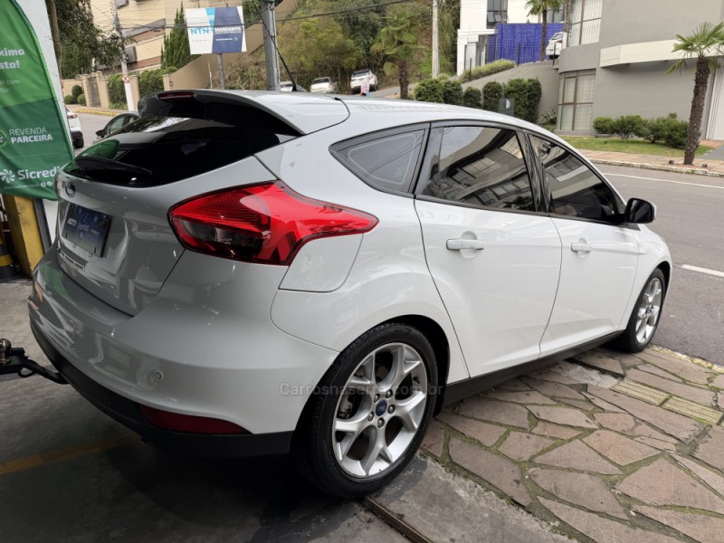 FOCUS 1.6 SE PLUS 16V FLEX 4P MANUAL - 2016 - BENTO GONçALVES