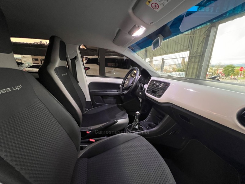 UP 1.0 TSI CROSS 12V FLEX 4P MANUAL - 2017 - BOM PRINCíPIO