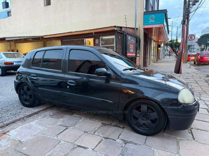 CLIO 1.0 RL 8V GASOLINA 4P MANUAL - 2003 - CAXIAS DO SUL