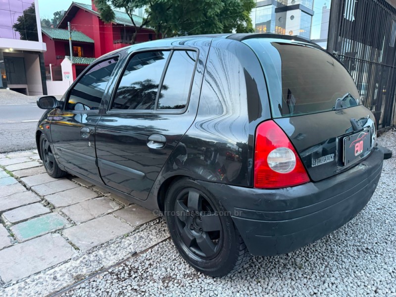 CLIO 1.0 RL 8V GASOLINA 4P MANUAL - 2003 - CAXIAS DO SUL