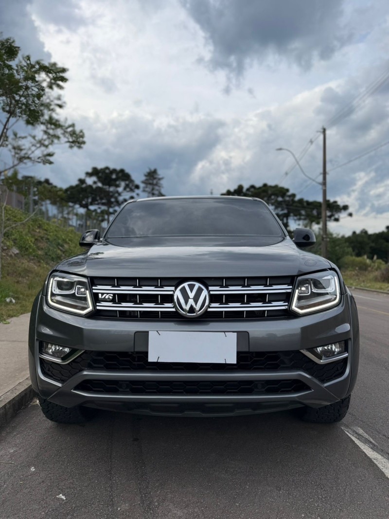 AMAROK 3.0 V6 TDI HIGHLINE CD DIESEL 4MOTION AUTOMÁTICO - 2022 - CAXIAS DO SUL