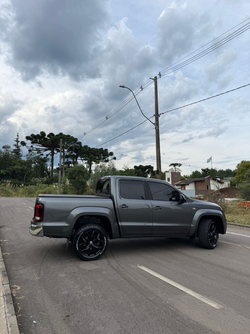 AMAROK 3.0 V6 TDI HIGHLINE CD DIESEL 4MOTION AUTOMÁTICO - 2022 - CAXIAS DO SUL