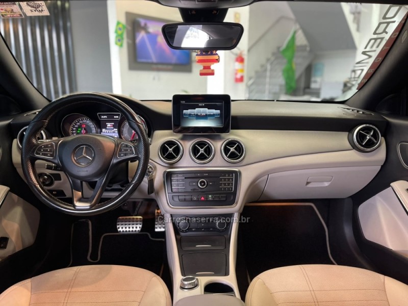 CLA 200 1.6 URBAN 16V FLEX 4P AUTOMÁTICO - 2015 - DOIS IRMãOS