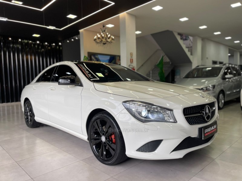 cla 200 1.6 urban 16v flex 4p automatico 2015 dois irmaos