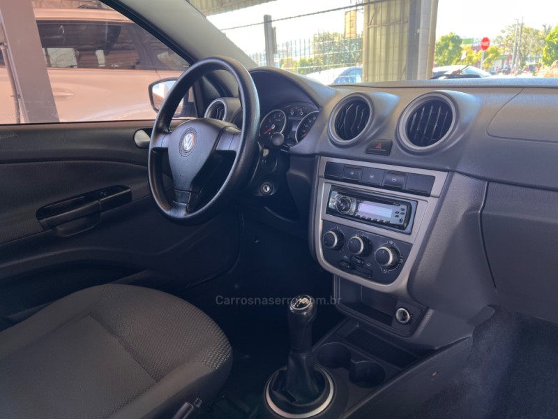 VOYAGE 1.0 MI CITY 8V FLEX 4P MANUAL - 2011 - BOM PRINCíPIO