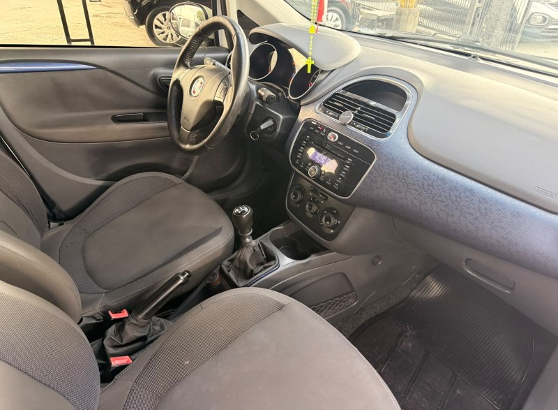 PUNTO 1.4 ATTRACTIVE 8V FLEX 4P MANUAL - 2014 - CANELA