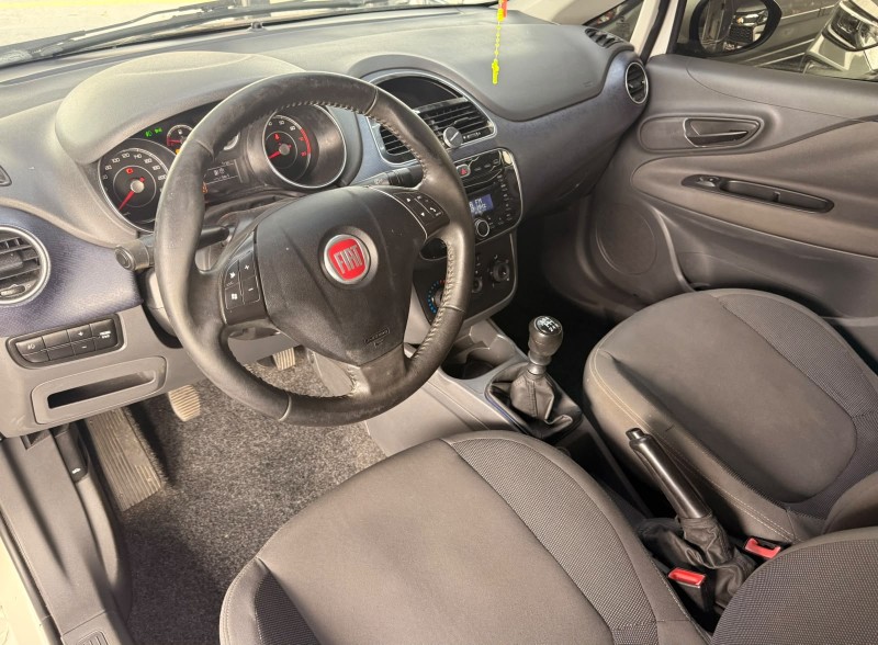 PUNTO 1.4 ATTRACTIVE 8V FLEX 4P MANUAL - 2014 - CANELA