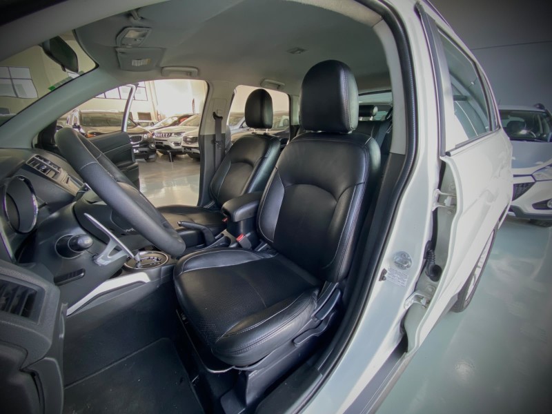ASX 2.0 4X2 16V FLEX 4P AUTOMÁTICA - 2015 - LAJEADO