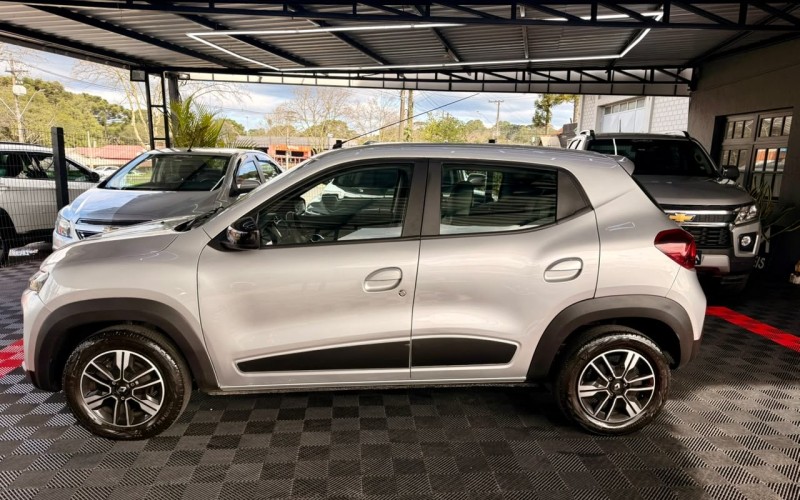 KWID 1.0 12V SCE FLEX INTENSE MANUAL - 2023 - CANELA