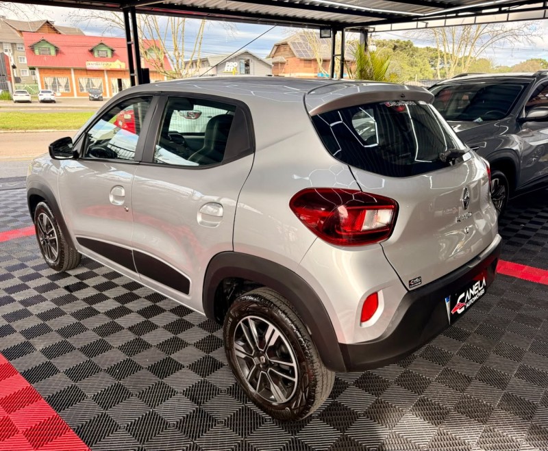 KWID 1.0 12V SCE FLEX INTENSE MANUAL - 2023 - CANELA
