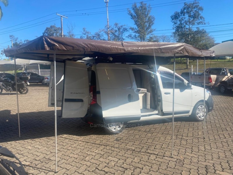 KANGOO 1.6 ADVANCED 16V FLEX 4P MANUAL - 2026 - LAJEADO