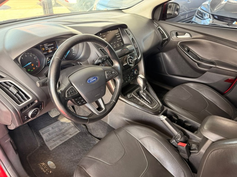 FOCUS 2.0 TITANIUM HATCH 16V FLEX 4P AUTOMÁTICO - 2017 - CANELA