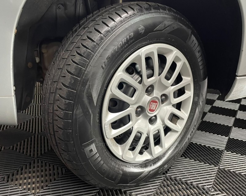 UNO 1.0 VIVACE 8V FLEX 2P MANUAL - 2014 - VACARIA