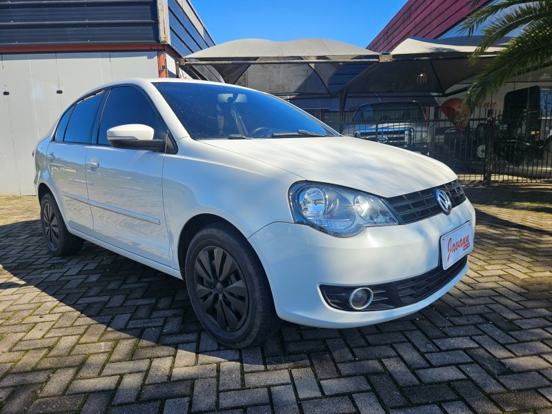 POLO 1.6 MI COMFORTLINE 8V FLEX 4P MANUAL