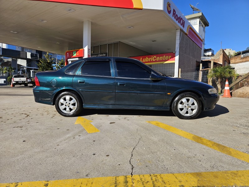 VECTRA 2.2 MPFI GLS 8V GASOLINA 4P MANUAL - 2001 - CAXIAS DO SUL