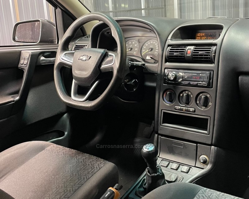 ASTRA 2.0 MPFI ADVANTAGE 8V FLEX 2P MANUAL - 2006 - VACARIA