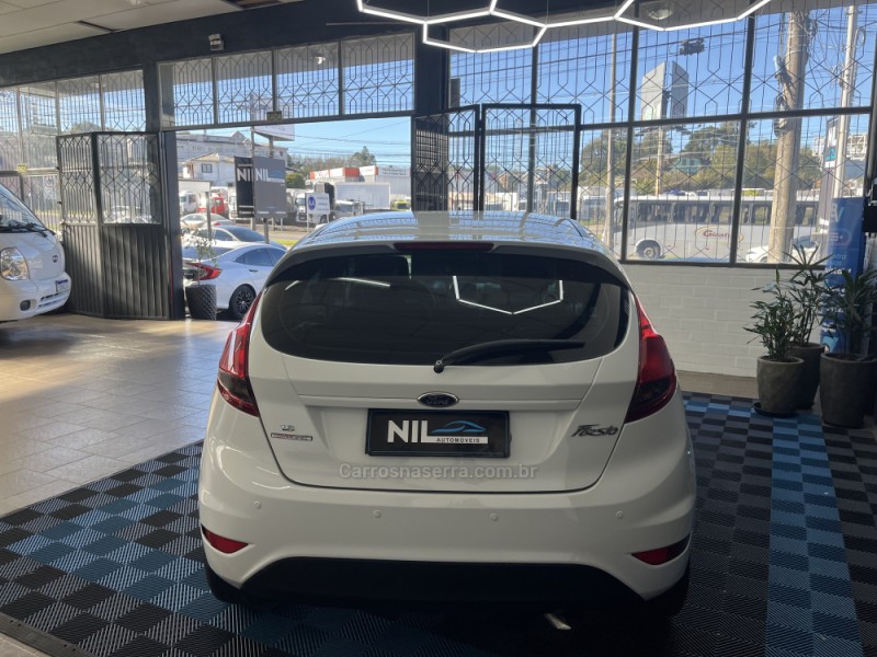 FIESTA 1.6 SE HATCH 16V FLEX 4P AUTOMÁTICO - 2014 - CAXIAS DO SUL
