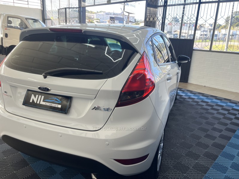 FIESTA 1.6 SE HATCH 16V FLEX 4P AUTOMÁTICO - 2014 - CAXIAS DO SUL