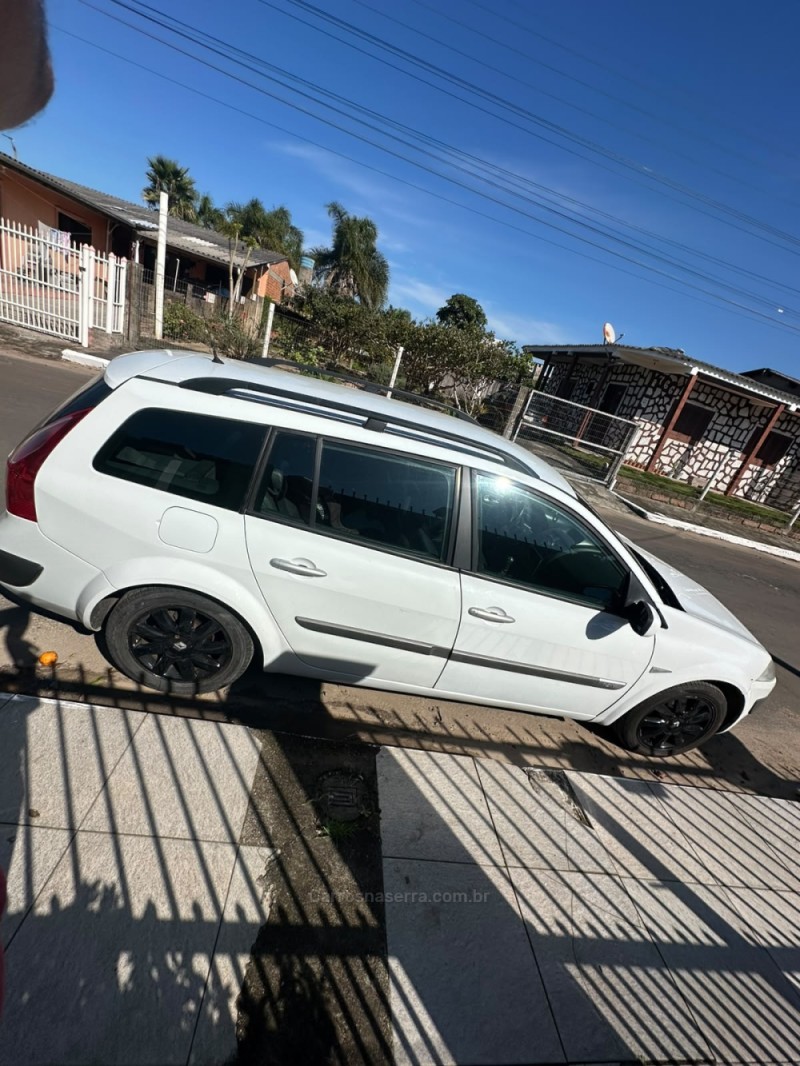 MÉGANE 1.6 EXTREME GRAND TOUR 16V FLEX 4P MANUAL - 2013 - CAXIAS DO SUL