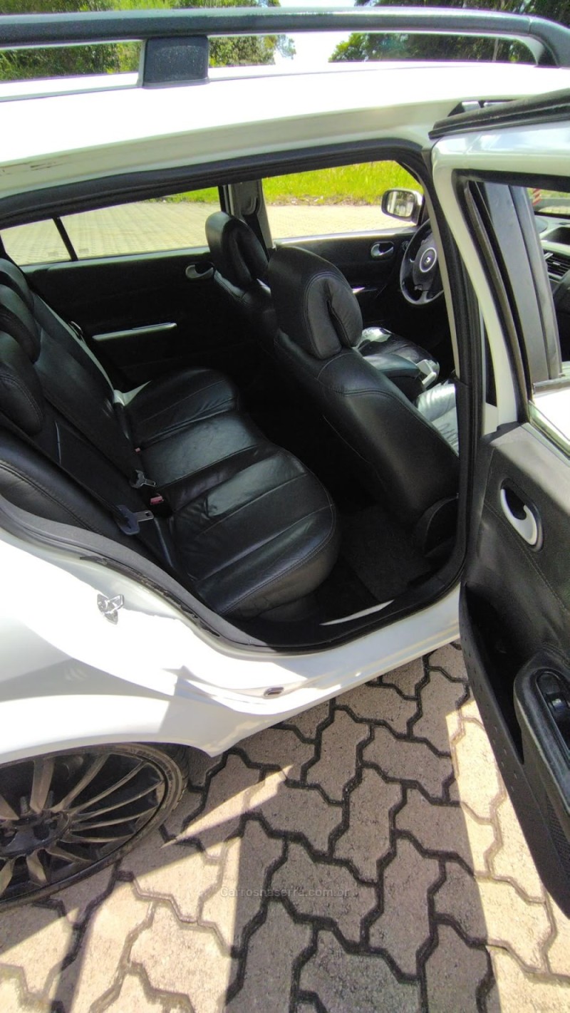 MÉGANE 1.6 EXTREME GRAND TOUR 16V FLEX 4P MANUAL - 2013 - CAXIAS DO SUL