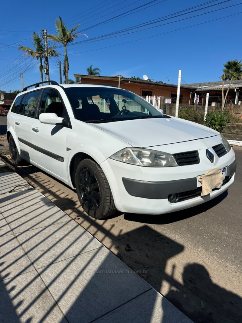 MÉGANE 1.6 EXTREME GRAND TOUR 16V FLEX 4P MANUAL - 2013 - CAXIAS DO SUL