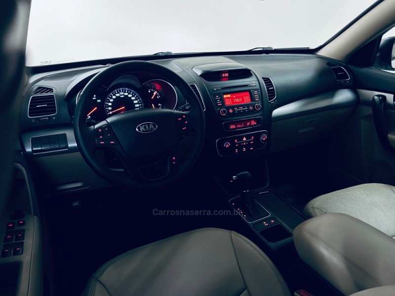 SORENTO 2.4 EX2 4X2 16V GASOLINA 4P AUTOMÁTICO - 2015 - CAXIAS DO SUL